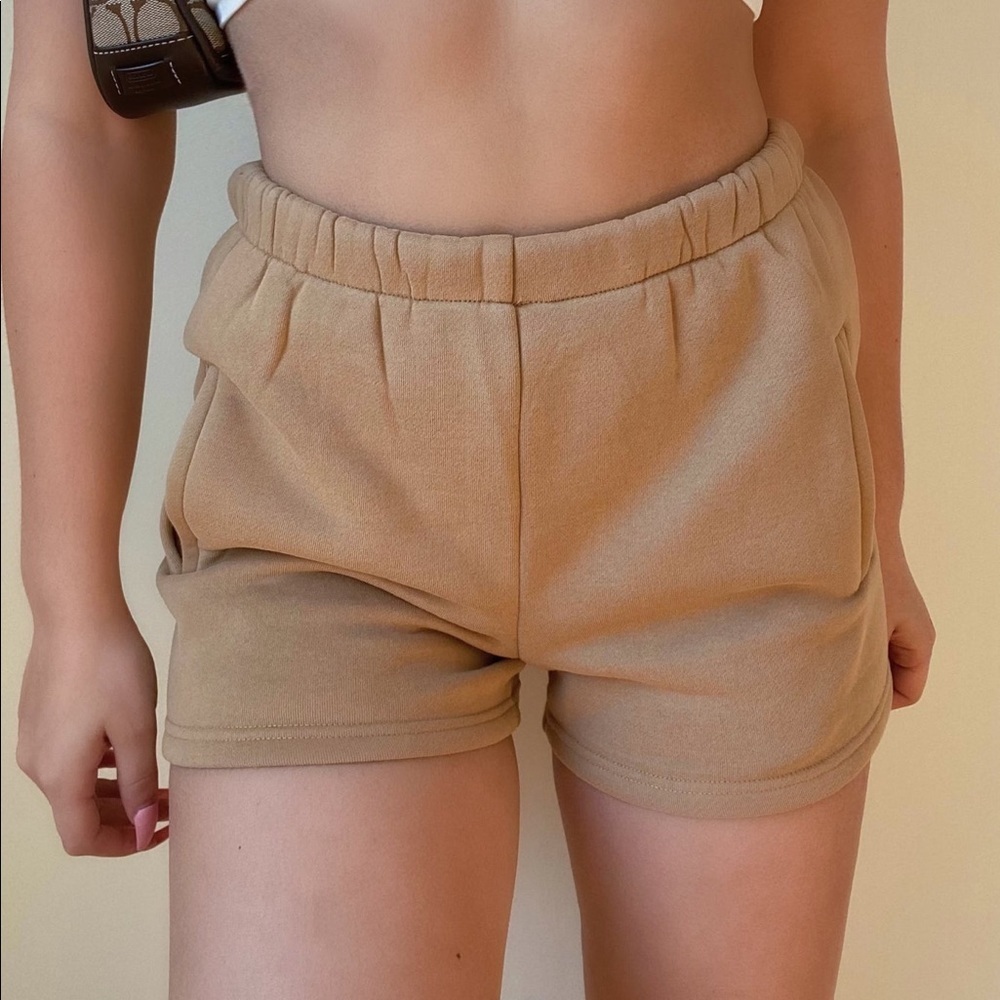 Plush nude shorts - Picture 2 of 2
